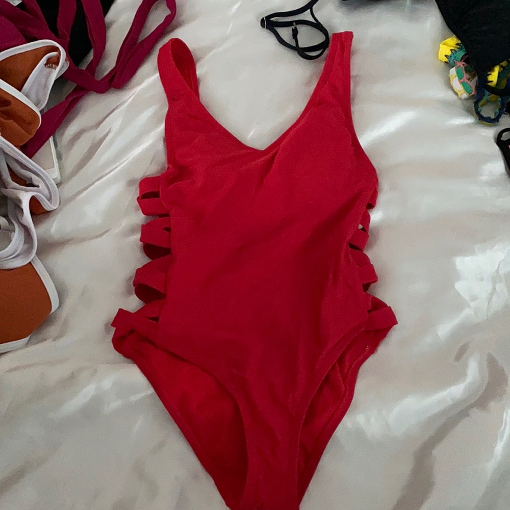red one price swim